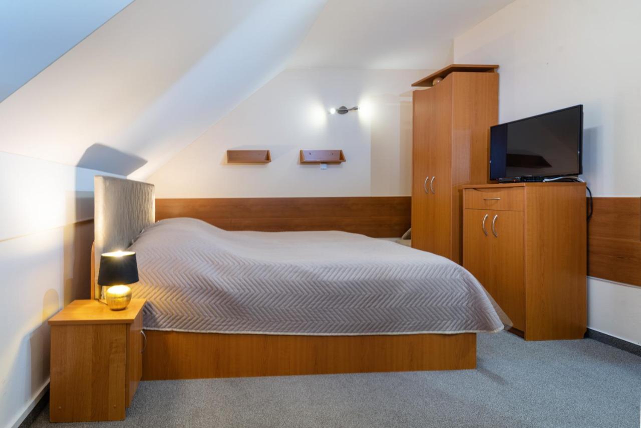 Vila Viktoria Rajecké Teplice Exteriör bild